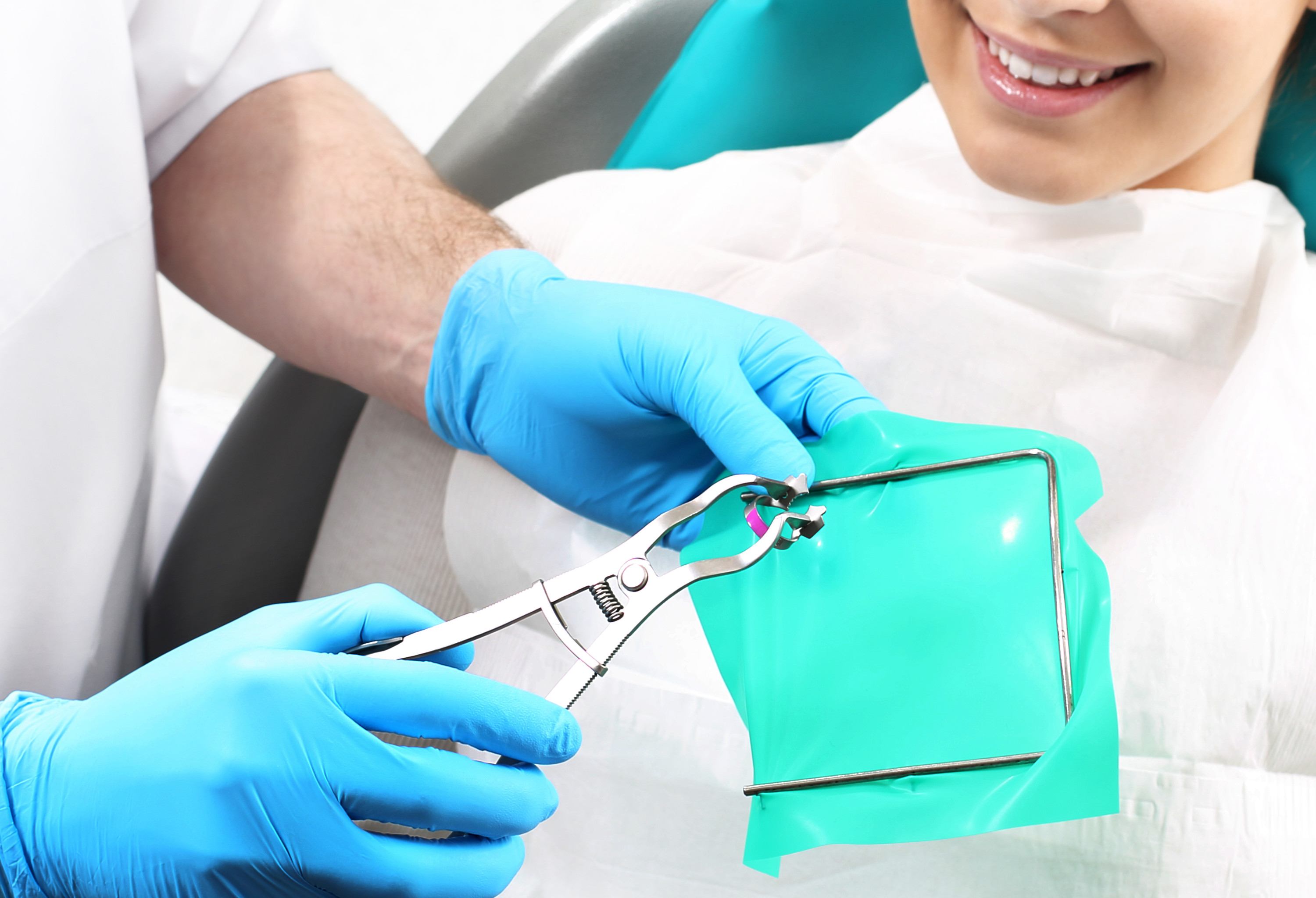 the difference between simple and surgical tooth extractions
